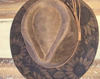 Blommig bränd hatt, fjärilsblommig bränd vildblomma cowboyhatt: Graverad mocka boho fedora, filt/imitationsmocka hatt med bred brätte westernhatt