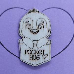 Símbolo de abraço de bolso de madeira feito à mão, pinguim, presente de amor, pequeno abraço de bolso, símbolo de abraço de bolso para me pegar