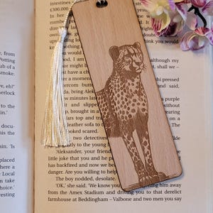 Cheetah, Afrikaanse safari, Zuid-Afrikaans natuurboek op maat houten gepersonaliseerde bladwijzer, aangepaste houten bladwijzer, lezerscadeau, vrouwencadeau