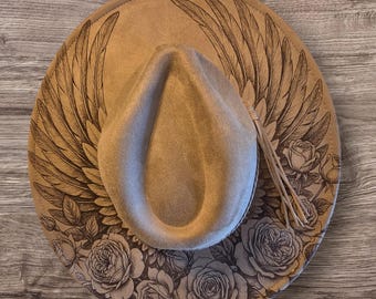 Wings and roses, memorial  Burned Hat, Skull and roses, Cowboy desert Burned Cowboy Hat: Feathers Engraved Suede Boho Fedora, Wide brim hat