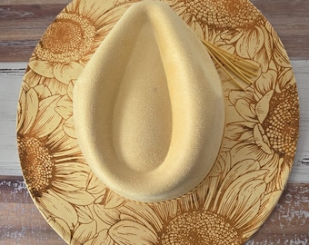 Sunflowers Burned Hat, Floral Cowboy Hat. Burned Cowboy Hat: Engraved Suede Boho Fedora, Wide brim hat Western Hat Festivals