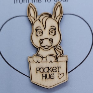Burro feito à mão de madeira, símbolo de abraço de bolso, presente de amor, pequeno abraço de bolso, símbolo de abraço de bolso para me pegar