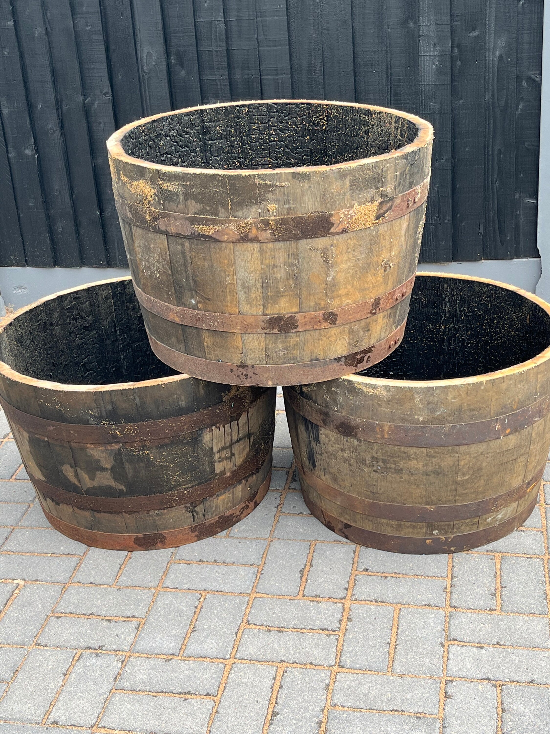 BostinBarrelsLtd solid oak barrel planter - Etsy.de