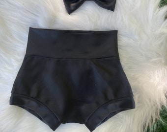 2 pcs Faux Leather Baby Girl Bummies, Baby Girl Bloomers, Baby Girl Diaper Cover’s, Baby Girl Shorts, Toddler Shorts, Bummies and Bow Set