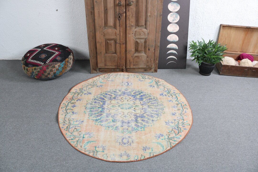 Vintage Rug, Round Rug, 4.4x4.5 Ft, Accent Rug, Turkish Rug, Faded