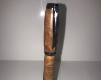 Prachtige rode Marlle Burl vulpen