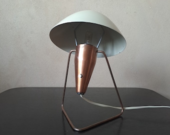 Smaller mushroom-like Mid-century cream and copper-colored metal bedside lamp with EU plug and E14 screw