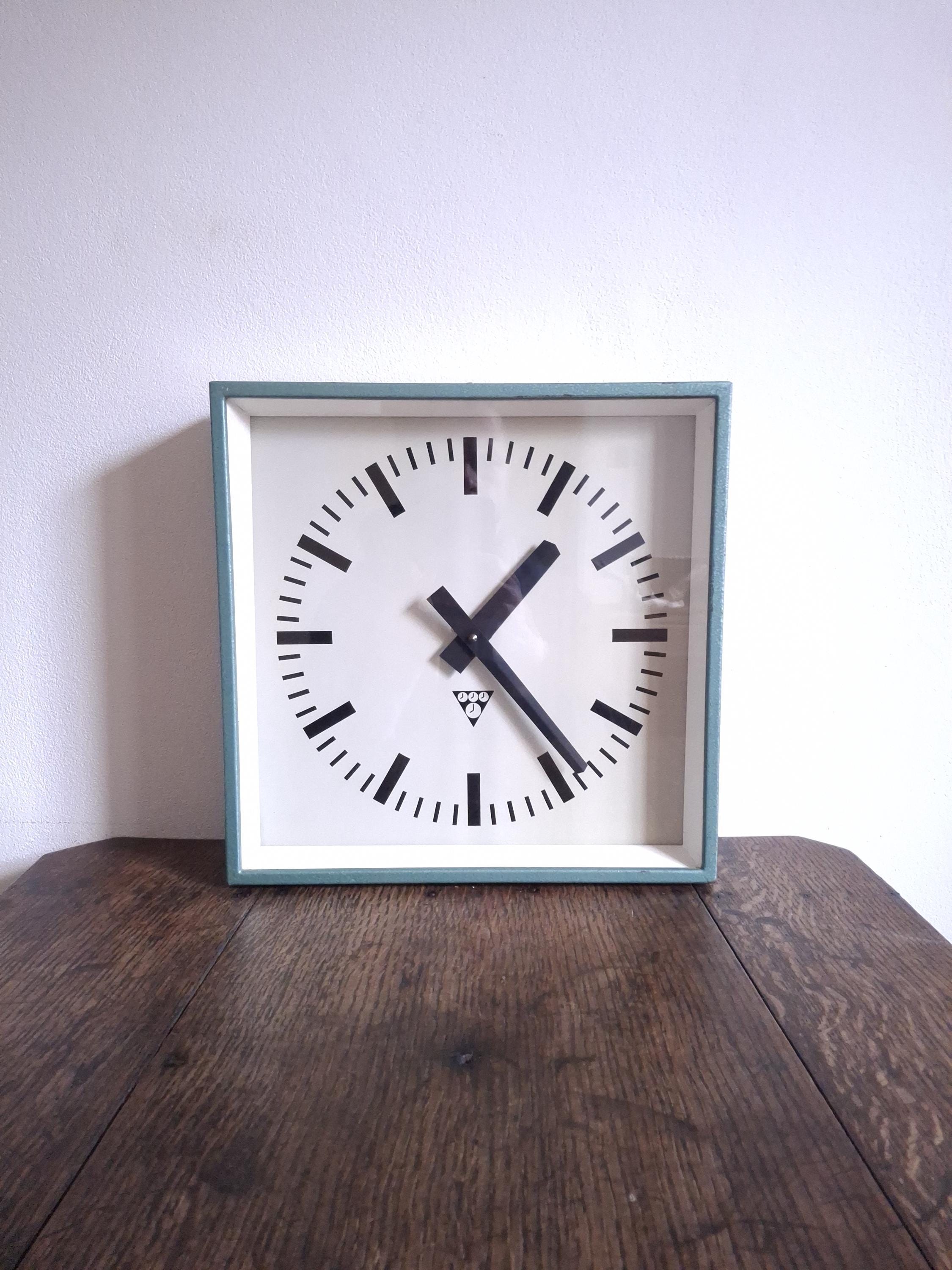 Pragotron clock - Etsy 日本