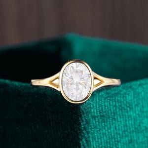 Ovalschliff Moissanit Verlobungsring Gelbgold, Vintage Solitär Ehering, Versprechen Jahrestag Brautring, Split-Band-Lünette Setzring