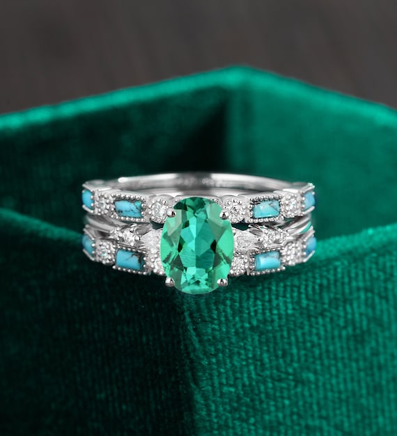 Anello di fidanzamento con smeraldo da laboratorio taglio ovale