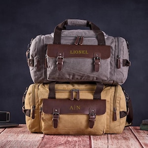 Weekender Bag for Men, Groomsmen Duffle Bag, Custom Carry on Overnight Bag, Travel Gifts for Him, Personalized Bag, Monogram Travel Bag.