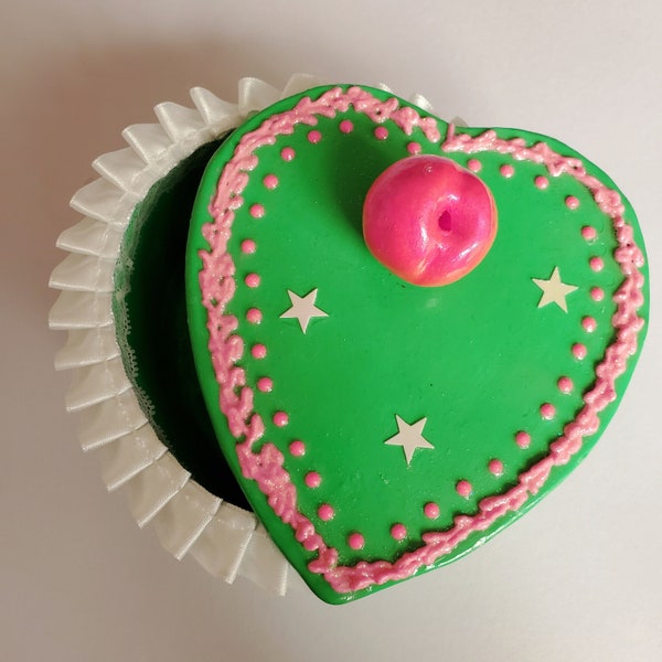 Boîte à secrets, bijoux, souvenirs en forme de coeur / rangement de bijoux cute fake cake