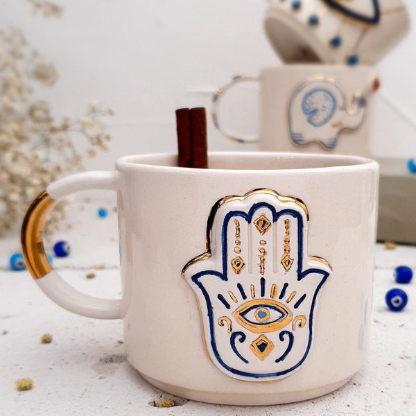 Grande tasse Hamsa, cadeau spirituel, grande tasse en céramique, tasse en poterie faite main, cadeau pour une nouvelle maison, tasse plaquée or 22 carats, meilleur cadeau de Noël