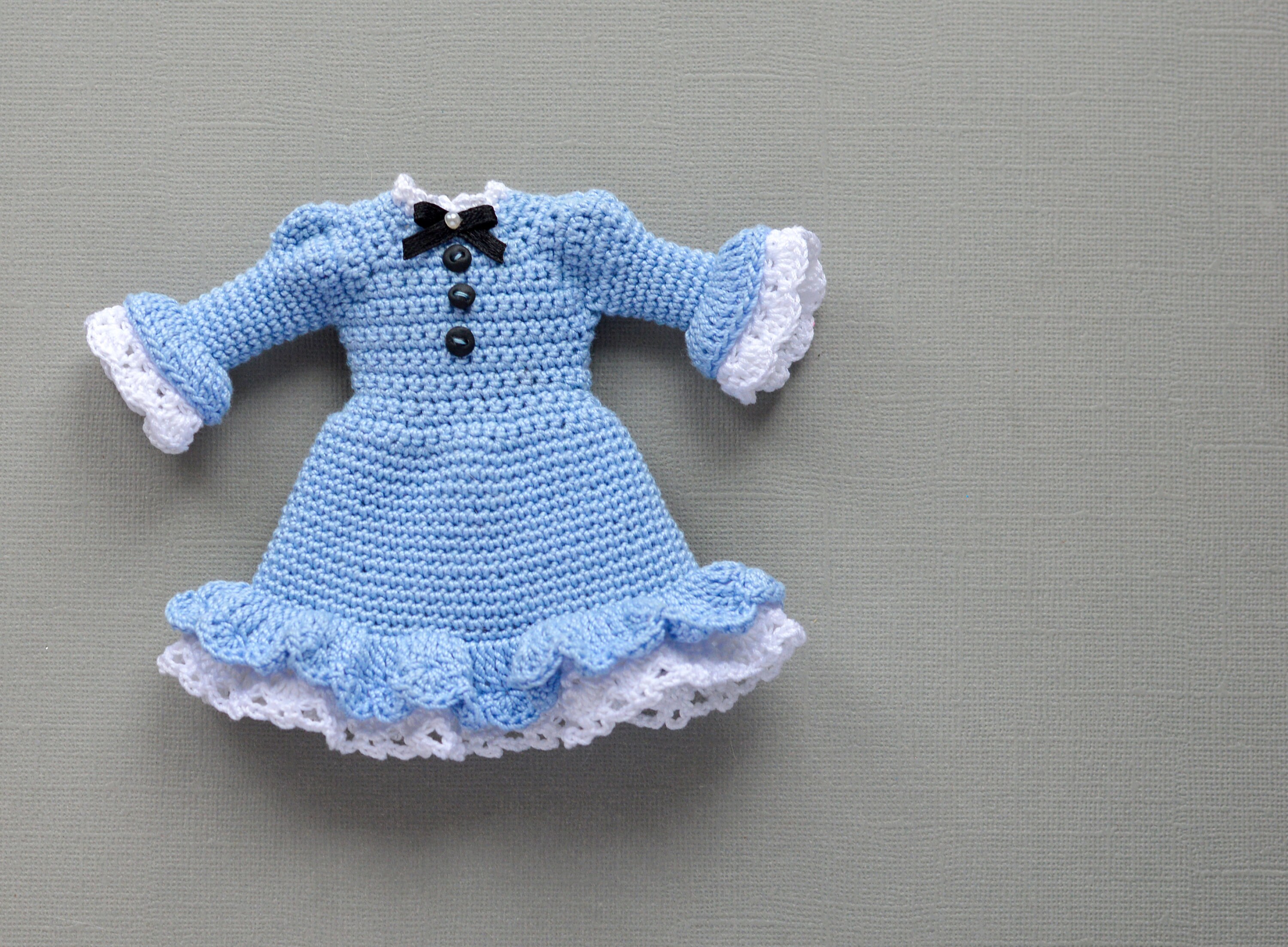人形のフリルドレスのかぎ針編みパターン - Etsy 日本