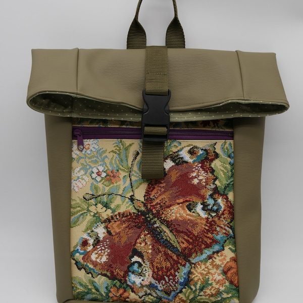 Rucksack mit Schmetterling und Blumen sowie Innen und Außentasche