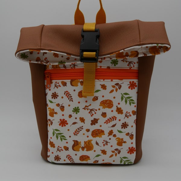 Rucksack für Kinder, Kinderrucksack, Faltrucksack mit Tiermotiven und Innen-Außentasche. Handarbeit