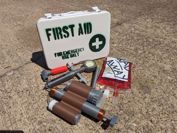 fallout フォールアウト 救急箱 スティムパック MED-X Fallout 4 応急処置キット - 完全装備 - Etsy 日本