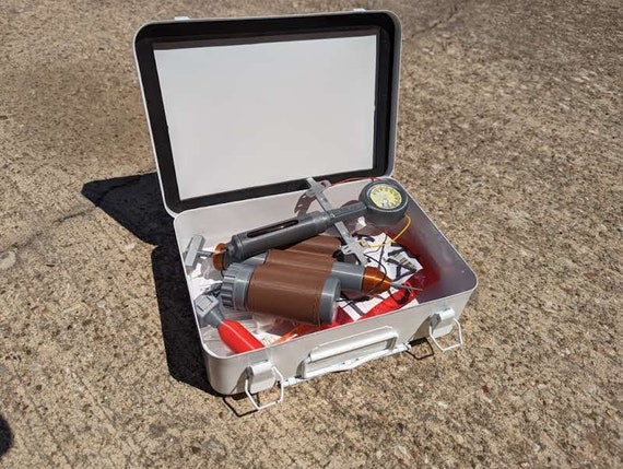 fallout フォールアウト 救急箱 アイテムセット Fallout 4 First Aid Kit - Fully Stocked - Etsy