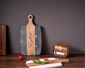 Individuelles Schneidebrett, personalisiertes Servierbrett, Marmor Holz Schneidebrett, individuell graviertes Käsebrett, Paare, Einweihungsgeschenk