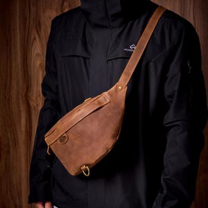 Sac banane en cuir personnalisé, sac en cuir véritable personnalisé, cadeau d'anniversaire, cadeau de Noël, sac bandoulière, sac banane, sac banane marron
