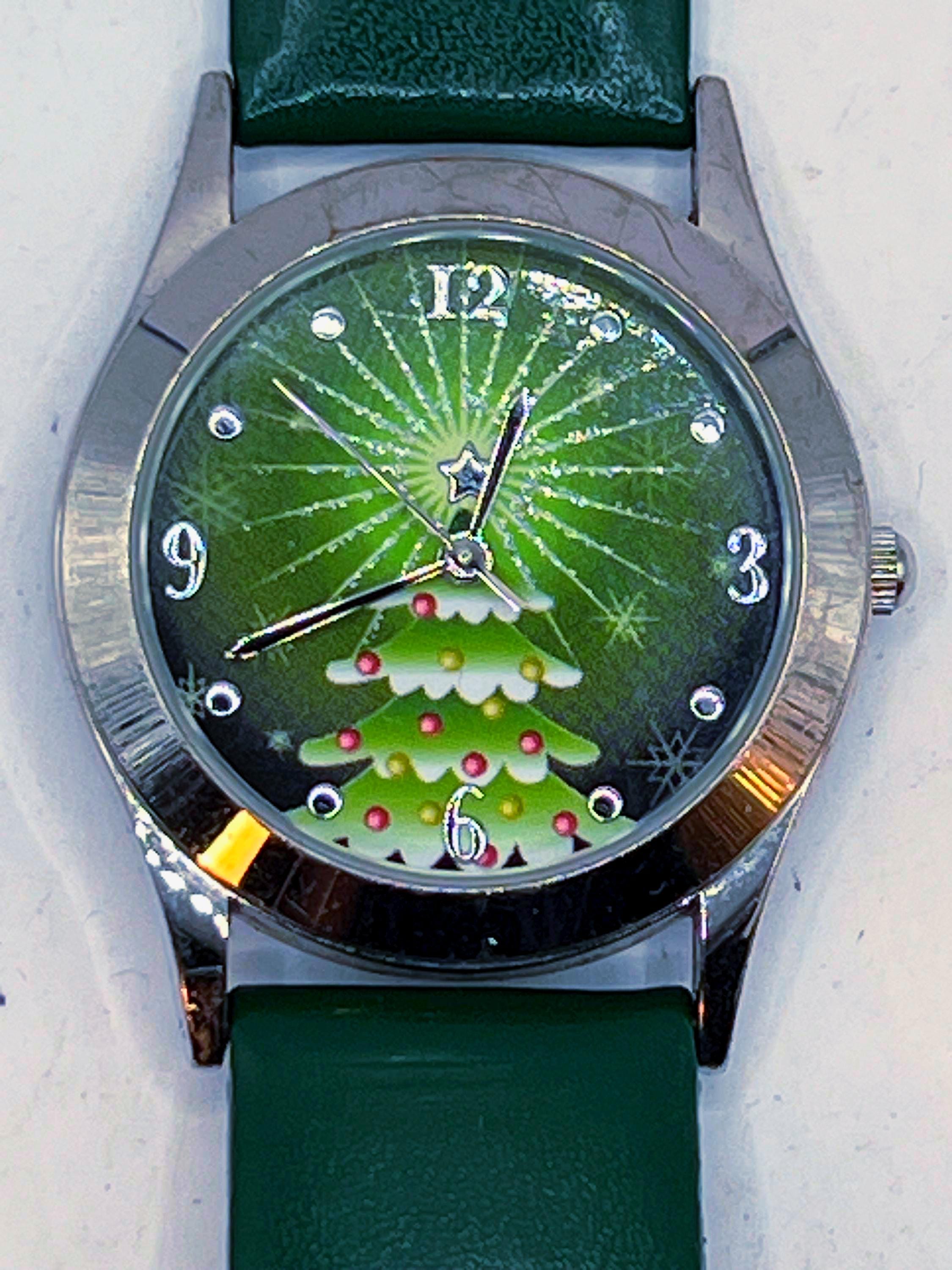 Women’s vintage Avon watch. 3 velvet watch bands: red, green and black. VINTAGE AVON WOMEN main image 3