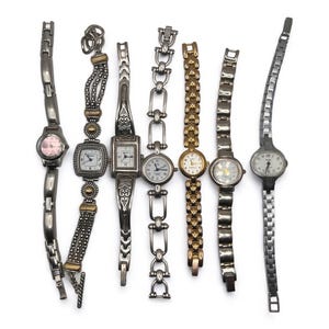 Vintage Women's Small Face Dainty Wristwatches Gift for Her