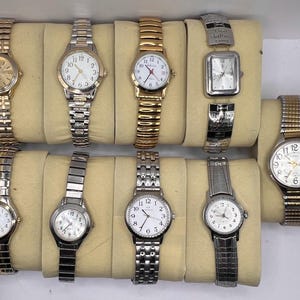 Vintage Women's Small Face Dainty Wristwatches with Stretching Bands Bracelets Gift for Her