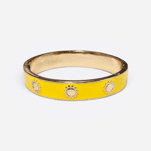 Fornash Yellow Enamel Sunburst Bangle • Gold‑Tone Hinged Bracelet • Preppy Statement Jewelry