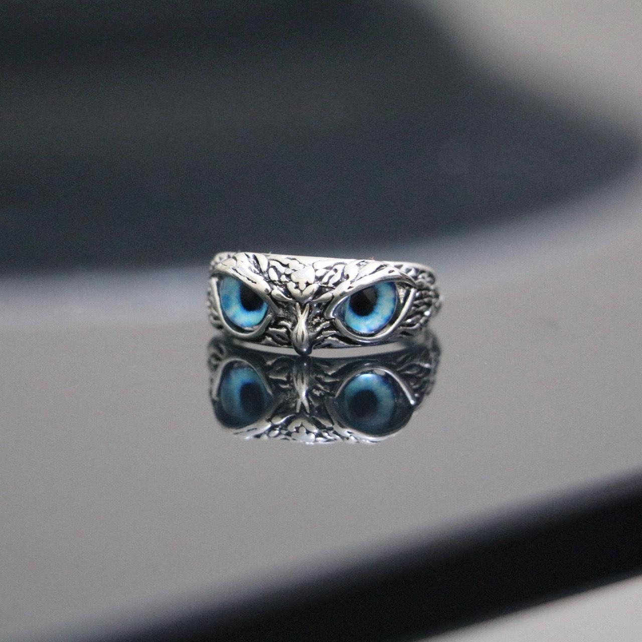 Blue-Eyed Owl Ring, Gothic Jewelry, Adjustable Ring, Forest Animal Jewelry, Goth Ring