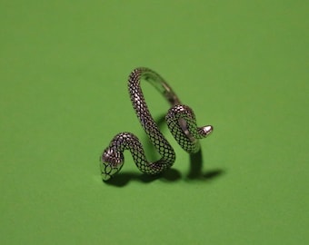 Adjustable Silver Snake Ring: Unisex Serpent Jewelry