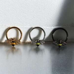 Anello da setto a forma di ape gotica, anello da setto con cerniera, orecchino da daith, cerchio per elica, cerchio per trago, orecchino per cartilagine, regalo per gli amanti degli animali