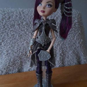 Ever After High First Chapter Raven Queen Doll With Bag And Doll Stand HTF