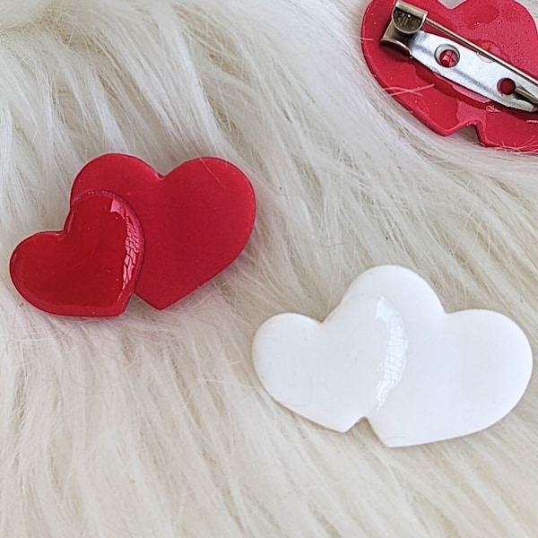 Broche Amour | Accessoire en pâte polymère | fait-main et artisanal | fimo | Rouge Blanc | Décoration | Saint Valentin | Coeur | Original