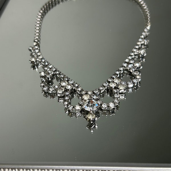 60's Elegant Vintage Clear Rhinestone Silver Toned Necklace Choker