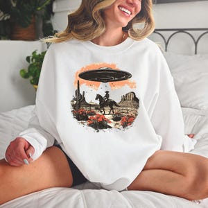 Ufo Western Shirt, Retro T-Shirt, Vintage Cowboy TShirt, Rodeo T Shirt, Wild West Shirt, Western Oversized Tee, Unisex, Vintage Style