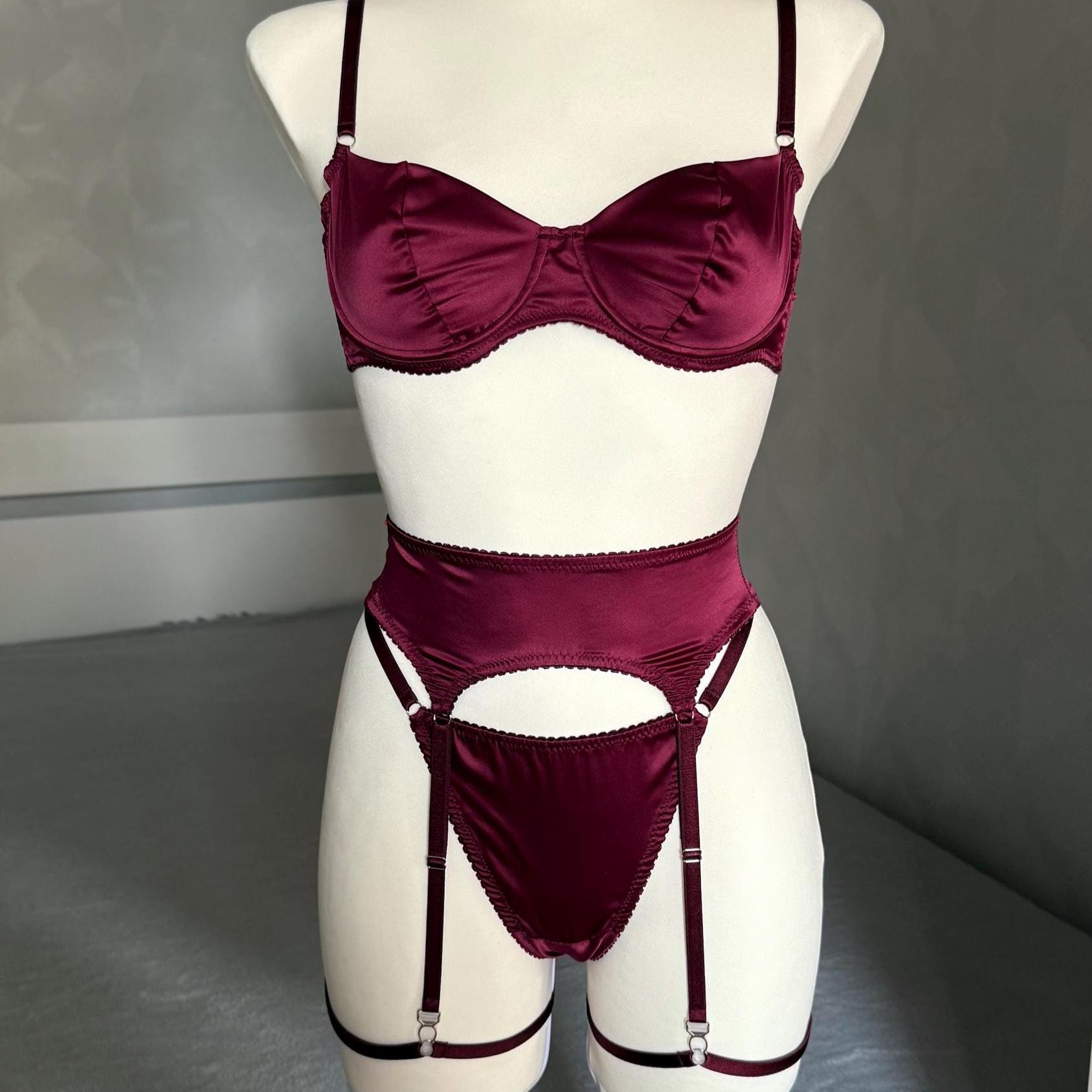 vibrating egg public Triumph Eternal Velvet S Suspenders 10179986