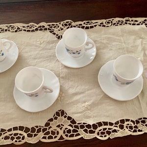 RARE VINTAGE ARCOPAL French Veronica &#39;Forget-Me-Not&#39; Glass Espresso / Demitasse Mugs with Saucers (Set of 4)