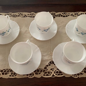 VINTAGE ARCOPAL French Veronica &#39;Forget-Me-Not&#39; Glass Coffee / Tea Mugs / Cups with Saucers (Set of 5)