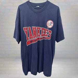 Vintage 90s New York Yankees T-Shirt Blue MLB Baseball Graphic Tee Retro Sportswear Fan Shirt Men’s Size XL