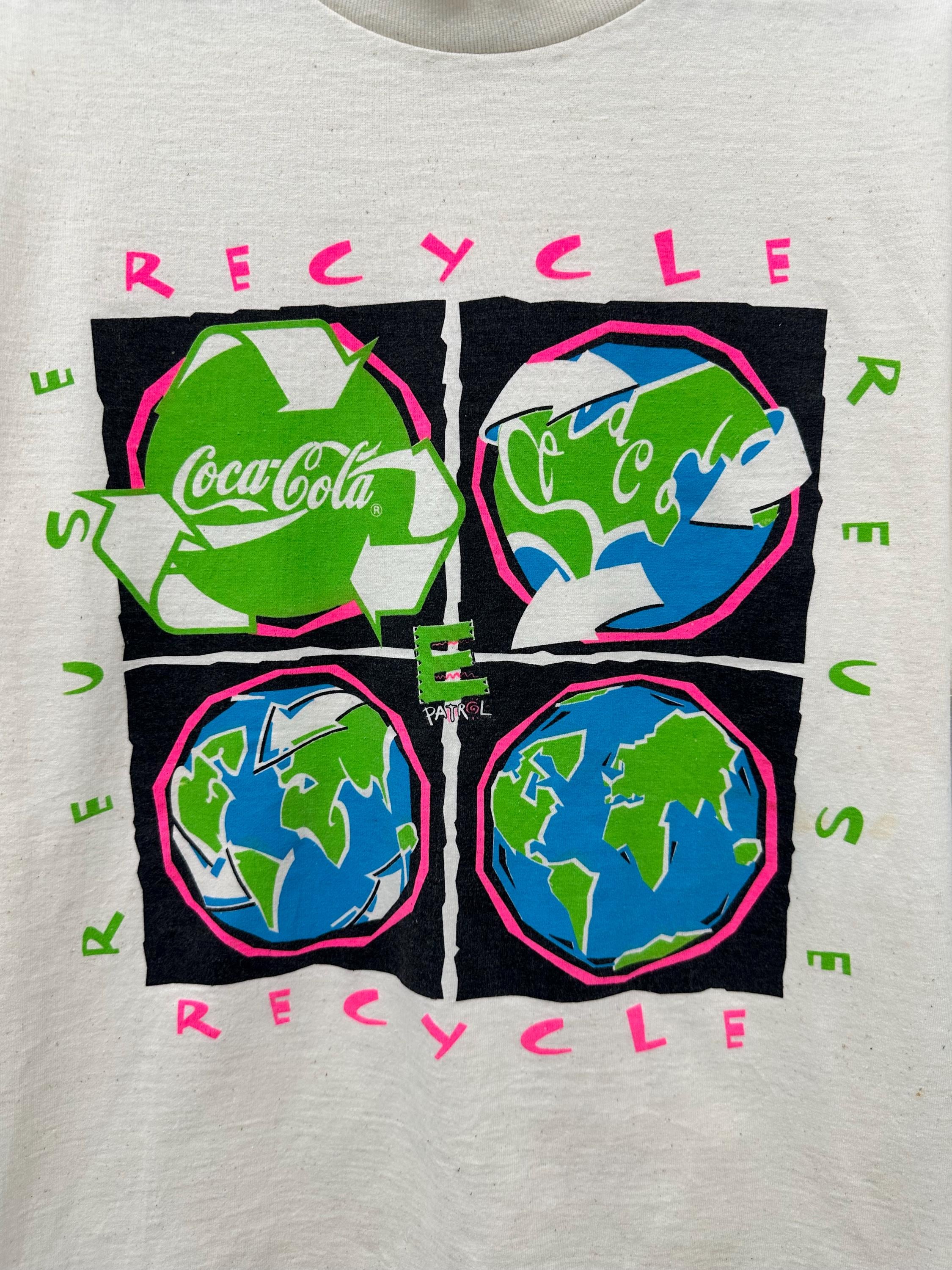 トップス 1992 Coca Cola Earth Bottle vtg t-shirt 1992 Coca Cola Earth Bottle vtg t-shirt