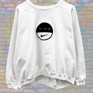 Vintage 90s Nike Oversized Cropped Crewneck Sweatshirt - Embroidered Fleece Logo Pullover - 90s Streetwear Style - Size Medium