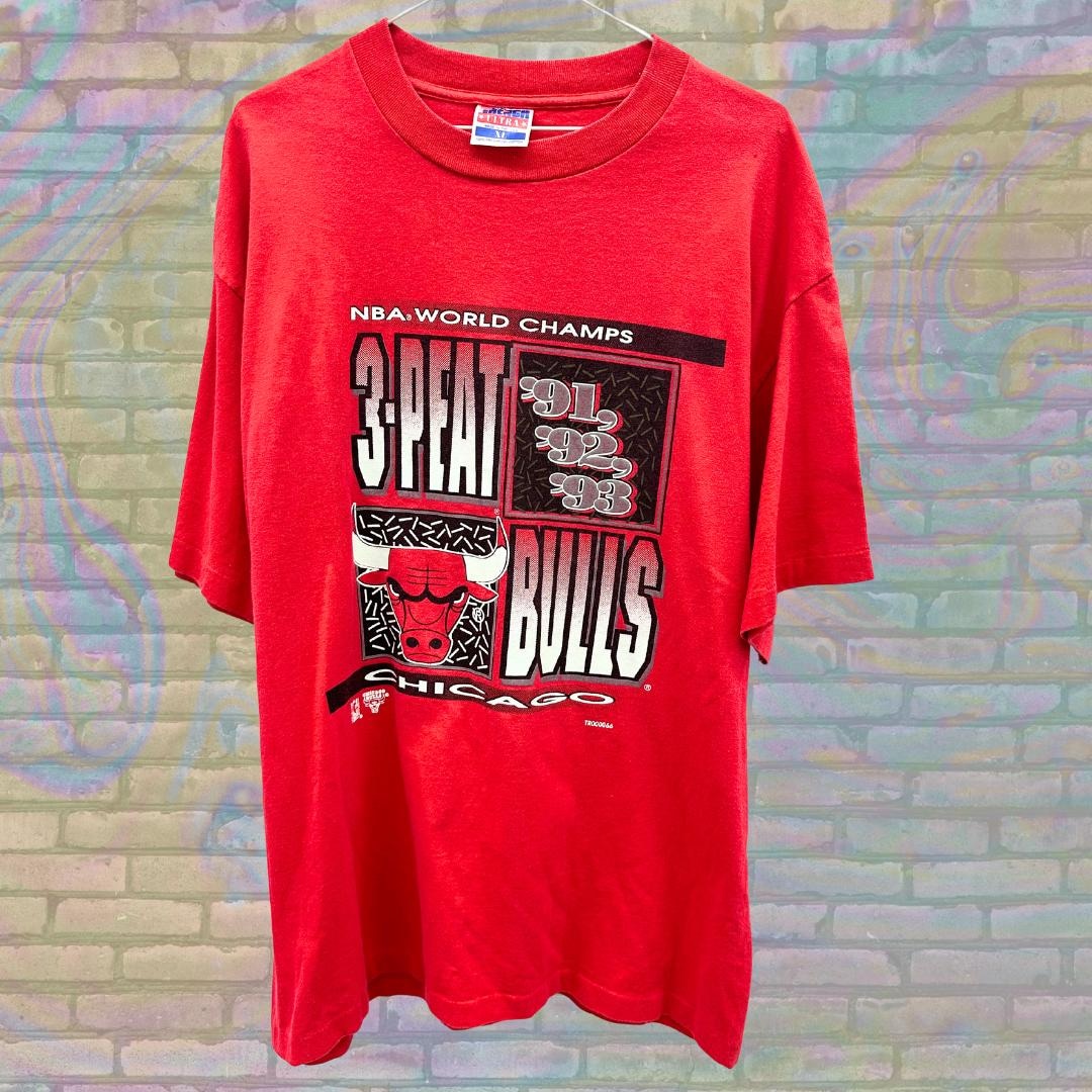 Vintage Chicago Bulls 3-peat T-shirt, 1991-1993 NBA Champs Tee