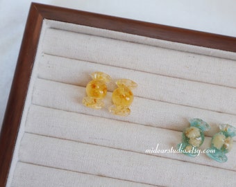 Puces d'oreilles en bonbon/ faites avec de vraies fleurs/ boucle d'oreille en bonbon/ cadeau pour elle/ bijoux faits main/ boucle d'oreille faite main/ OR 14K/ Cadeau pour chéri