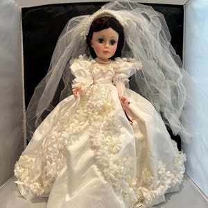 Madame Alexander Scarlett bride doll in wedding dress with necklace and shoes. In original box