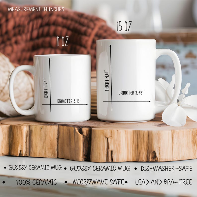 Peut inclure: Deux tasses en c&eacute;ramique blanche avec des marques noires indiquant la hauteur et le diam&egrave;tre de chaque tasse. La tasse de gauche est de 11 onces et la tasse de droite est de 15 onces. Les deux tasses sont lavables au lave-vaisselle et au micro-ondes.