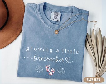 4th July Pregnancy Shirt, Patriotic Mom to Be Gift, Growing A Firecracker Tee, Fourth Of July Pregnancy Reveal Tshirt, American Mom Apparel