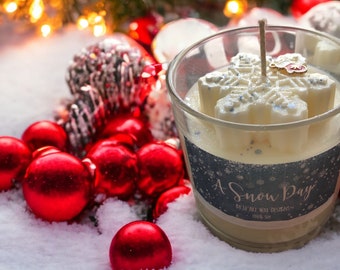 Beautiful unique 16 oz soy snowflake candle