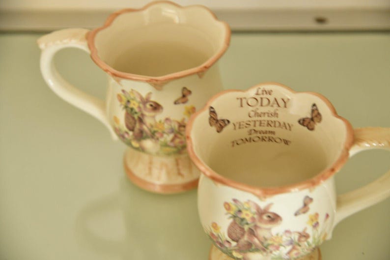 2 Cracker Barrel Easter Traditions Ceramic Bunny Rabbit Footed Mug