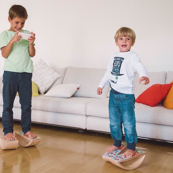 SWINGY® Kabellose Balance-Boards + mobile Spiele für Kinder, Wackelbrett, handgefertigtes Balance-Board aus Holz, hergestellt in der EU