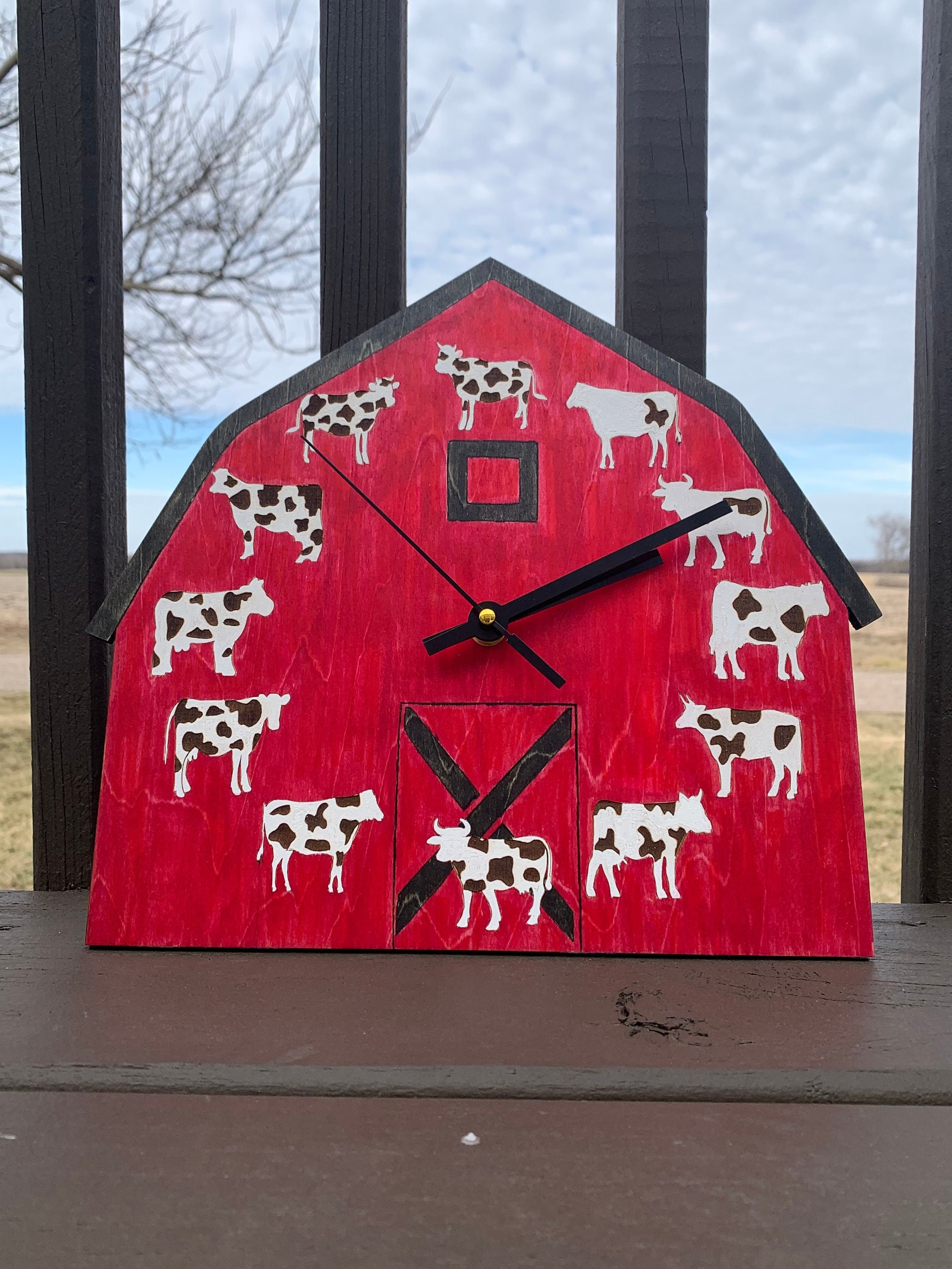 barn-cow-clock-laser-cut-file-svg-ai-lightburn-and-glowforge